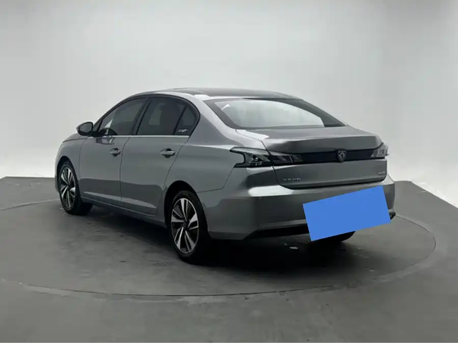 Peugeot 408