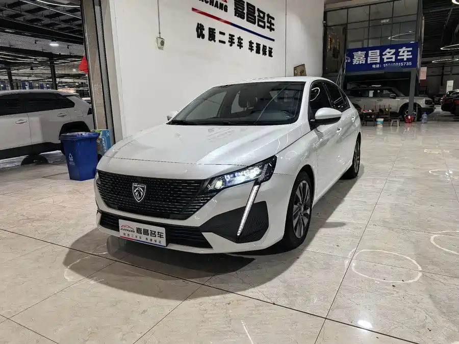 Peugeot 408