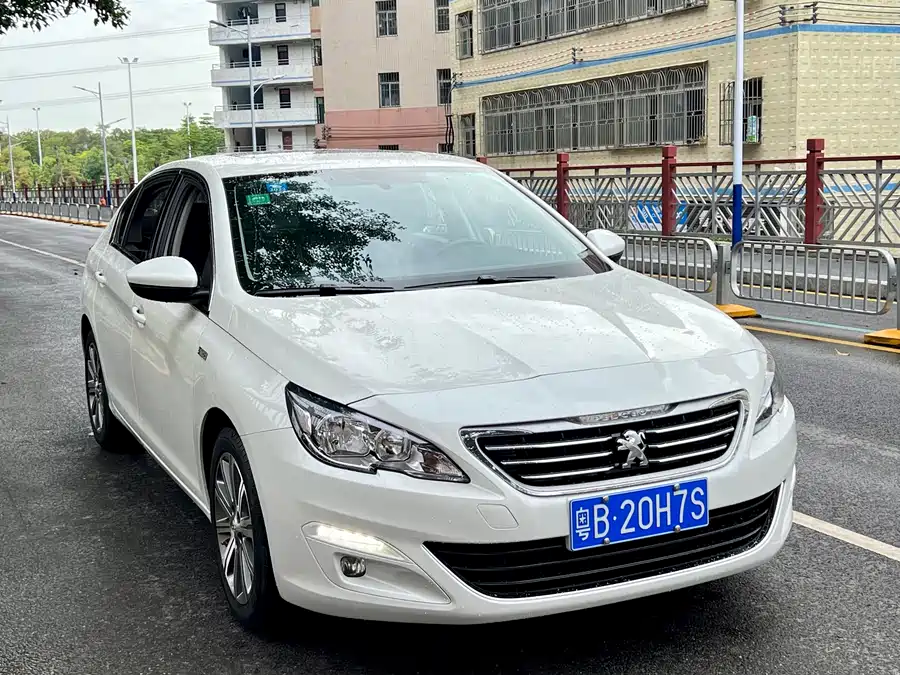 Peugeot 408