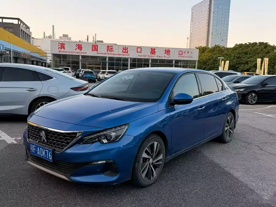 Peugeot 408