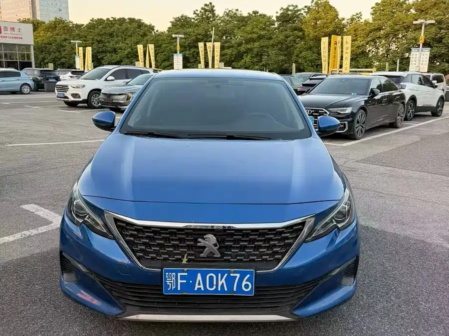 Peugeot 408