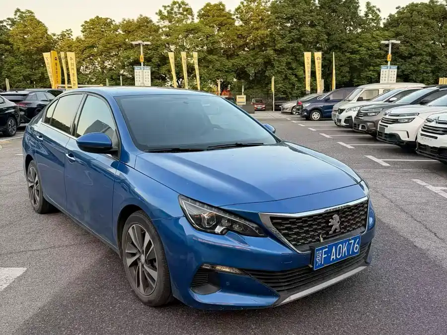 Peugeot 408