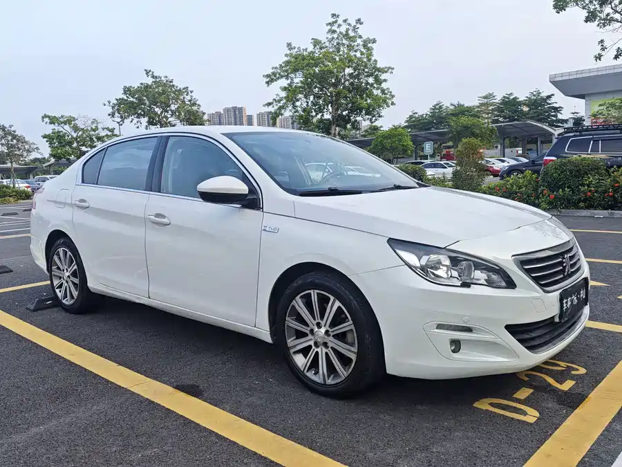Peugeot 408