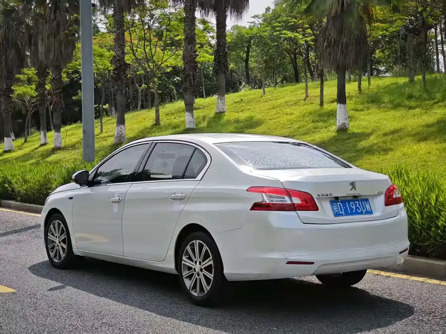 Peugeot 408