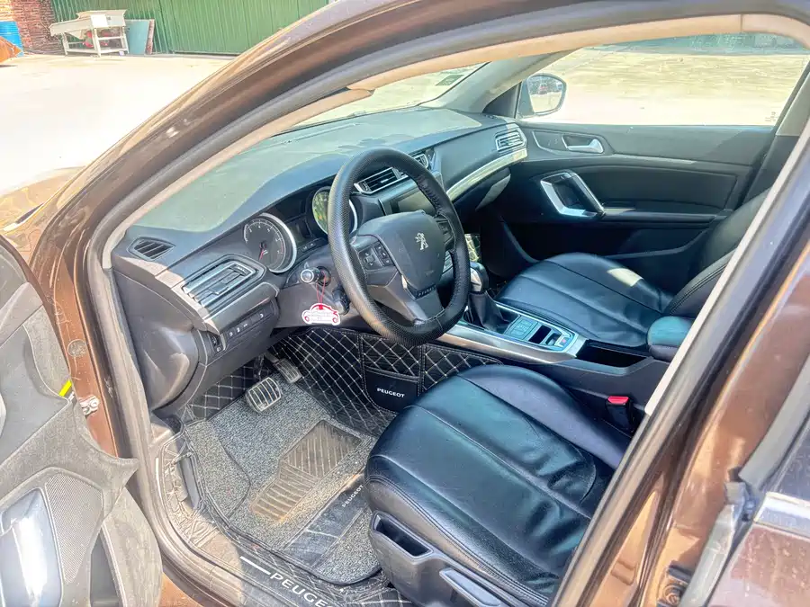 Peugeot 408