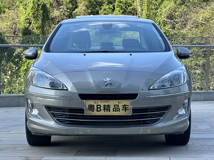 Peugeot 408