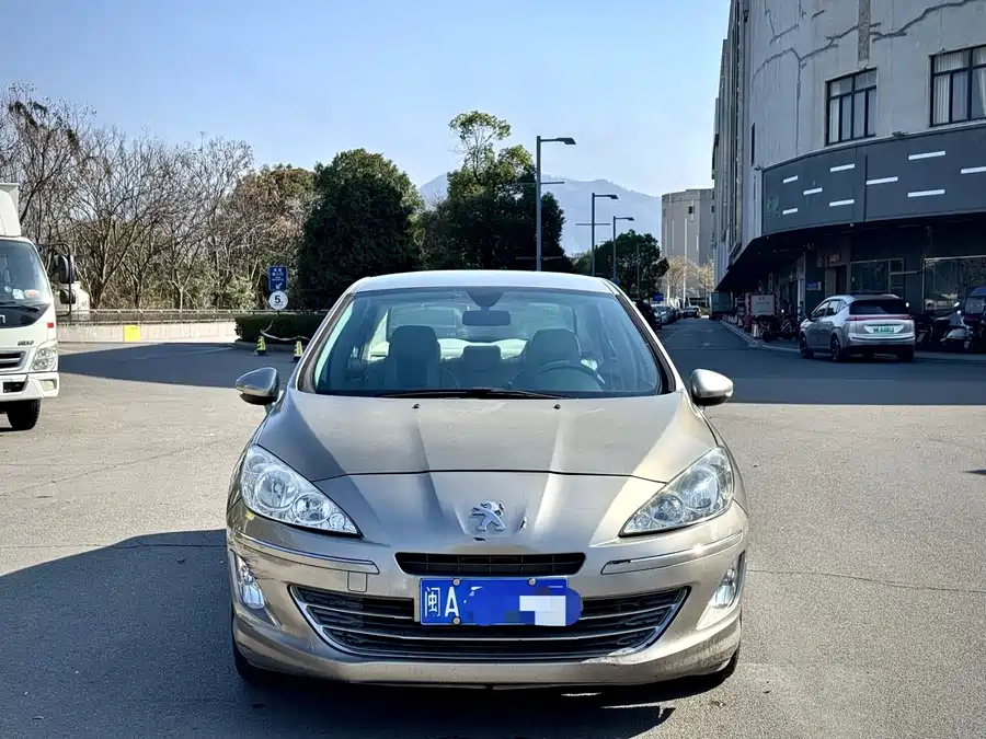 Peugeot 408