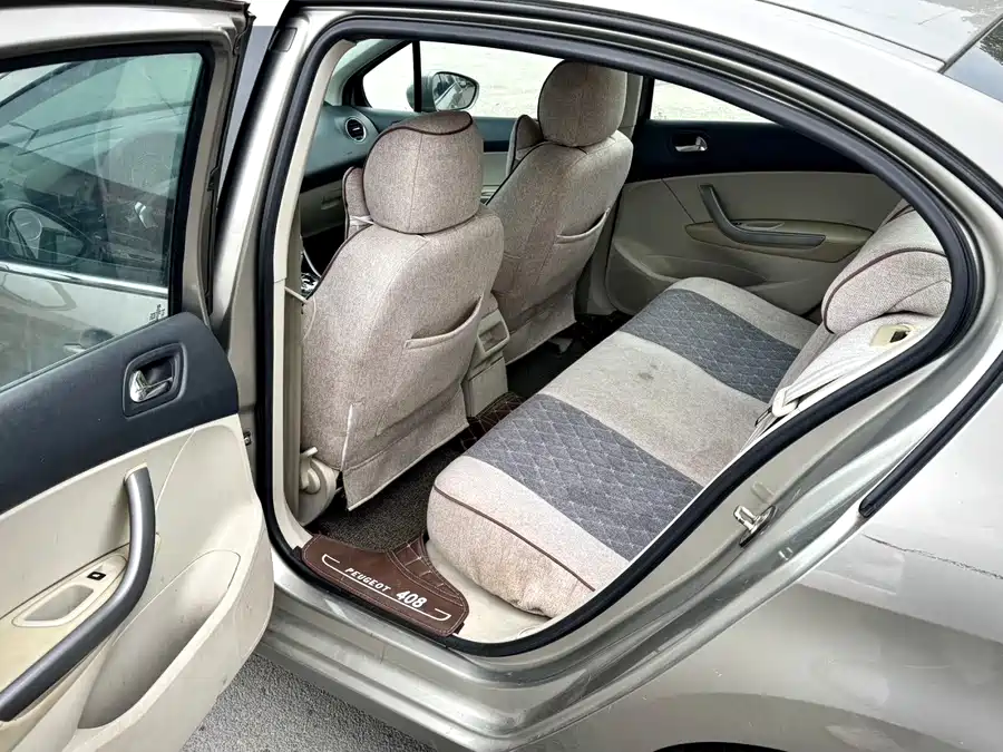 Peugeot 408