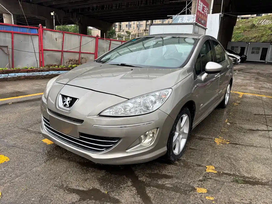 Peugeot 408