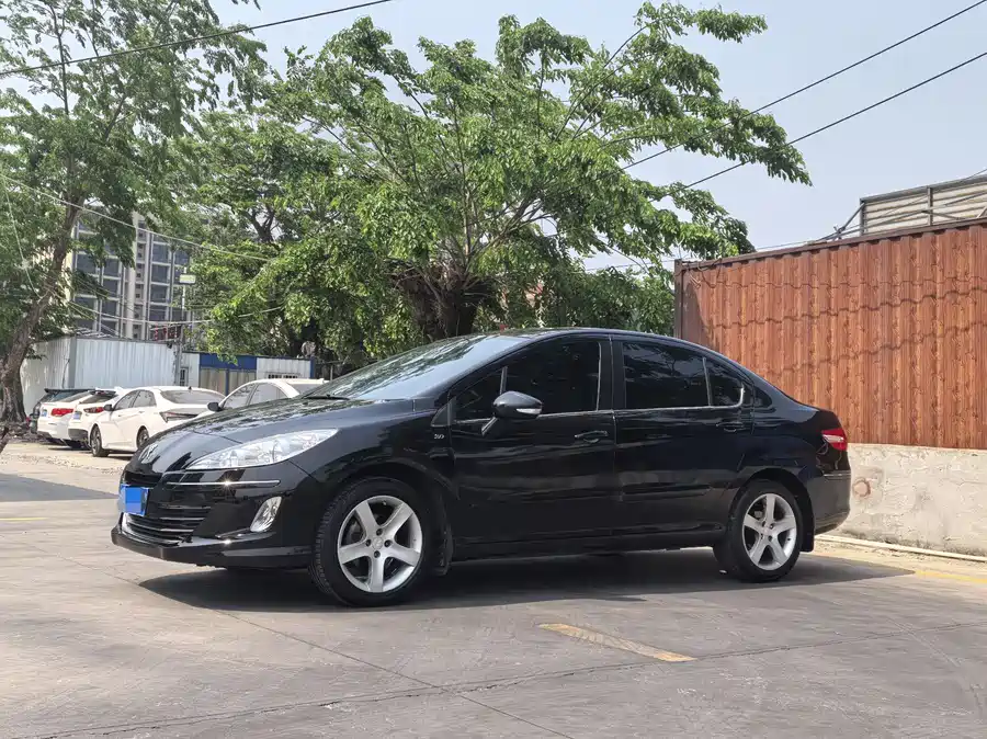 Peugeot 408