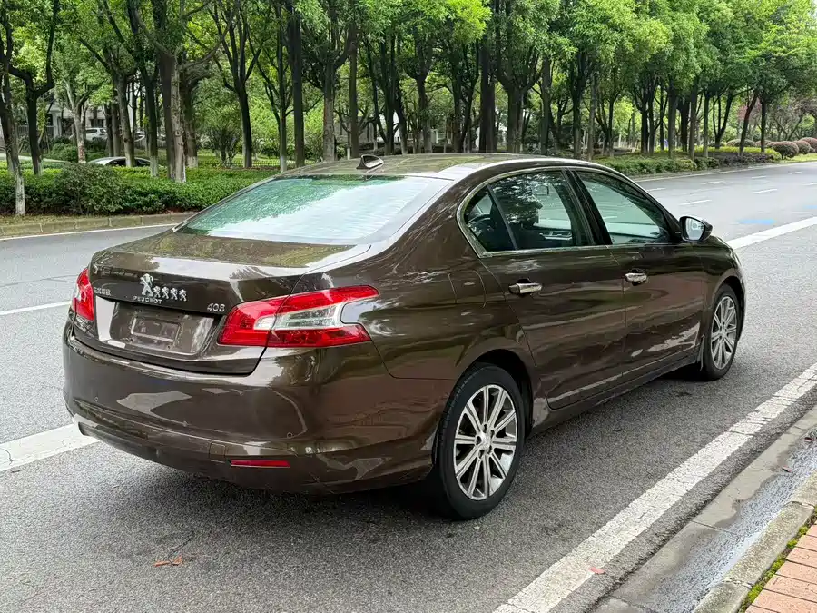 Peugeot 408