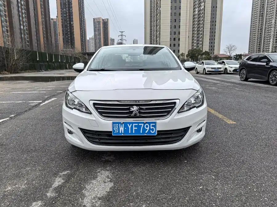 Peugeot 408