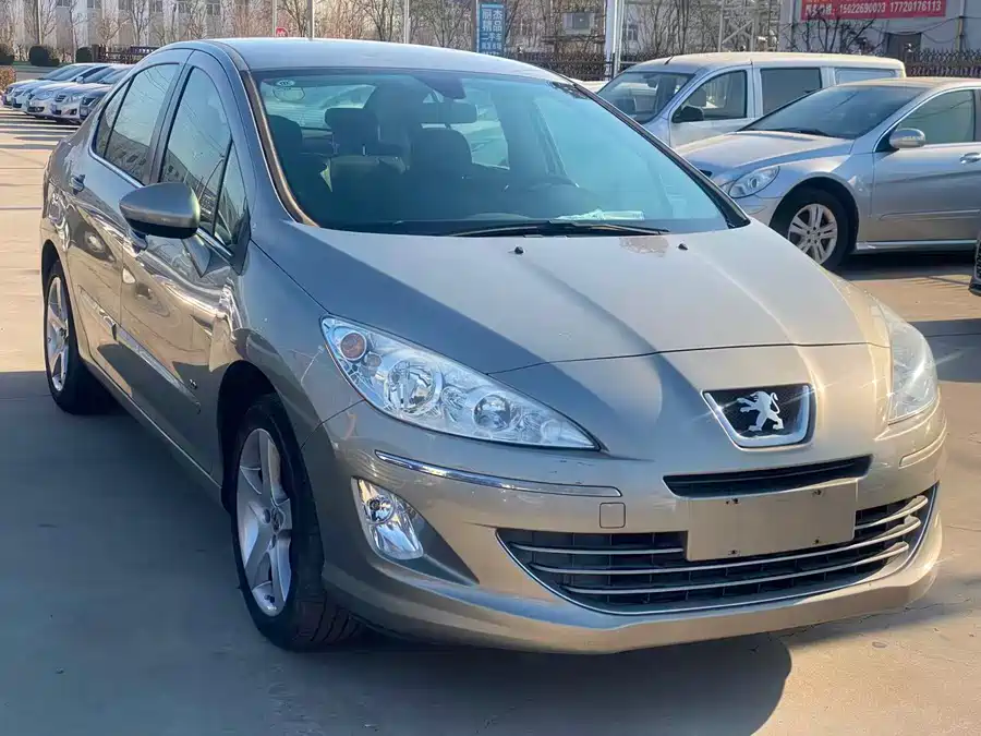 Peugeot 408