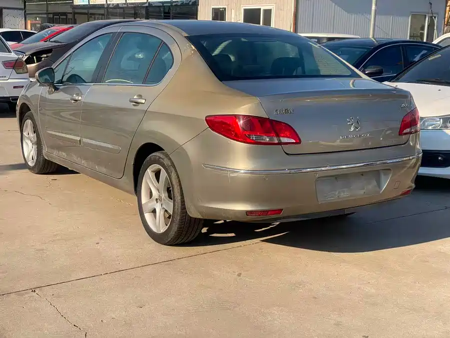 Peugeot 408