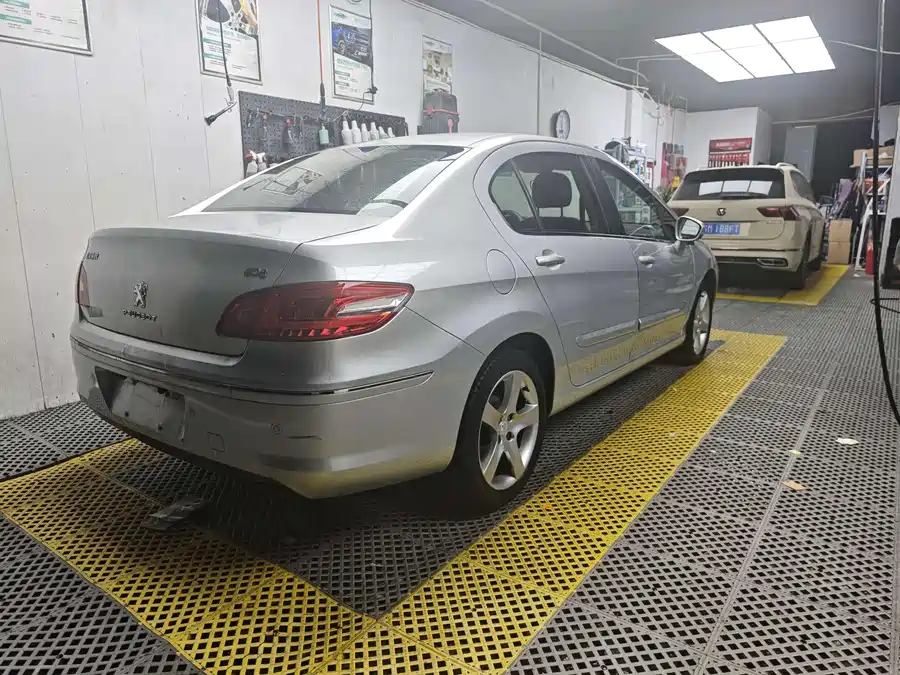 Peugeot 408