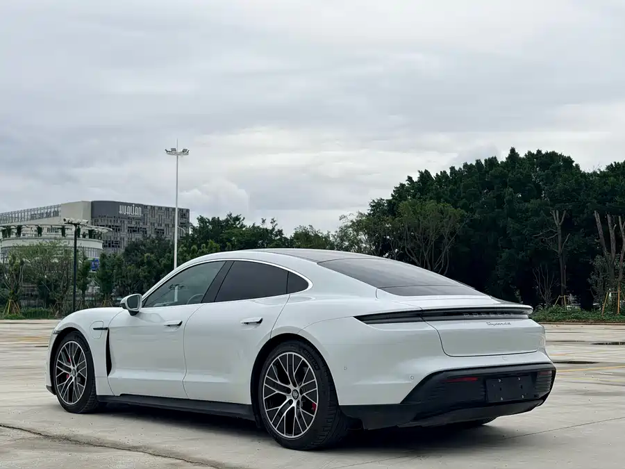 Porsche Taycan