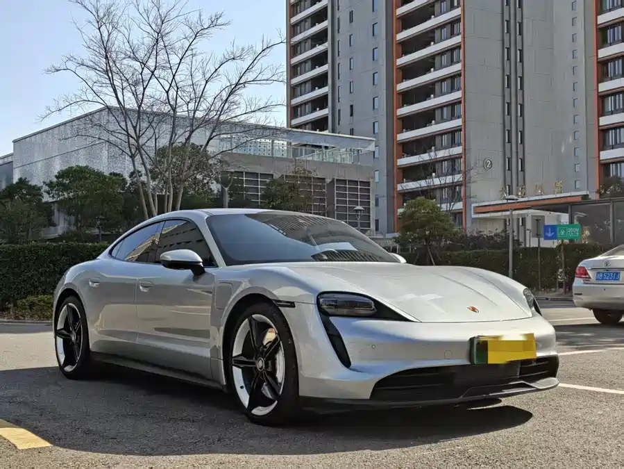 Porsche Taycan