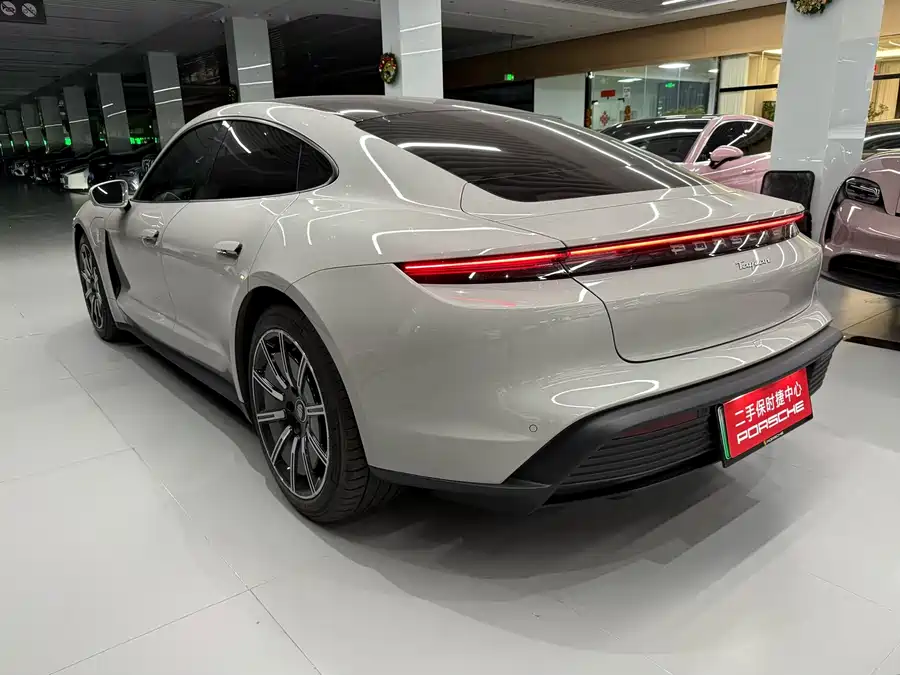 Porsche Taycan