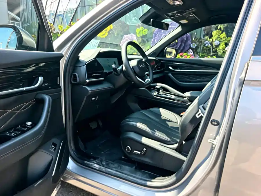 Geely Xingyue L