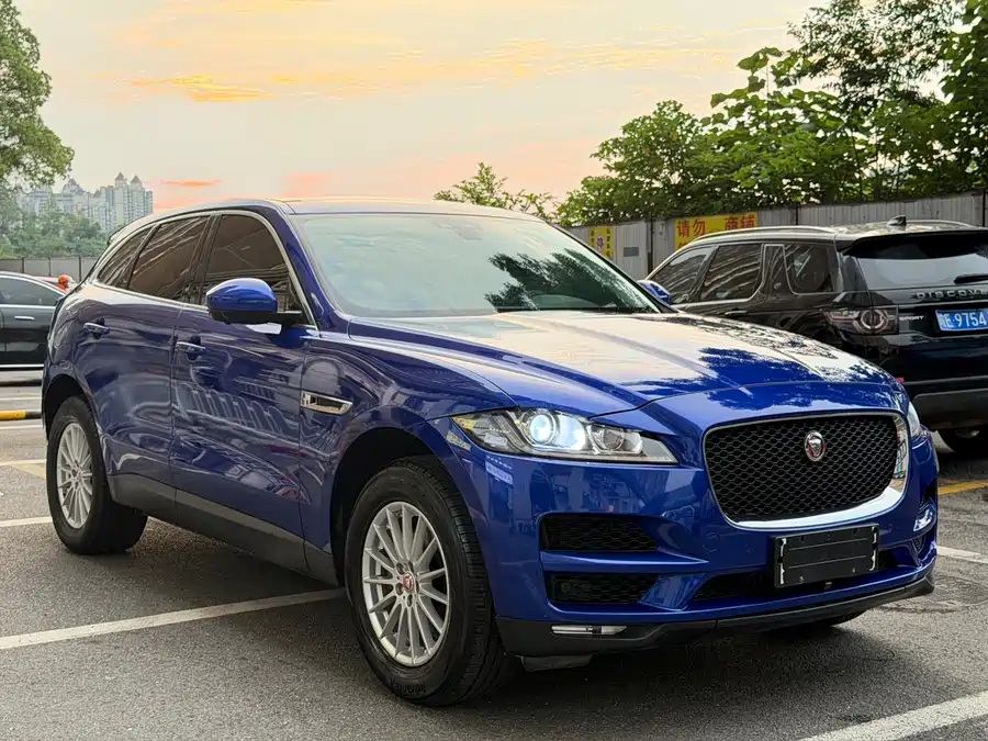 Jaguar F-PACE
