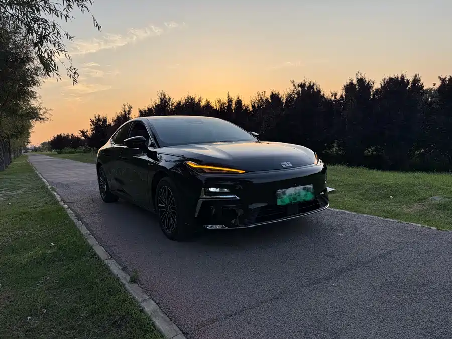 Geely Galaxy Star 8