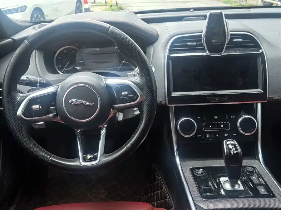 Jaguar XEL