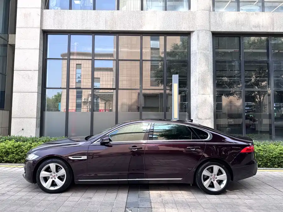 Jaguar XFL