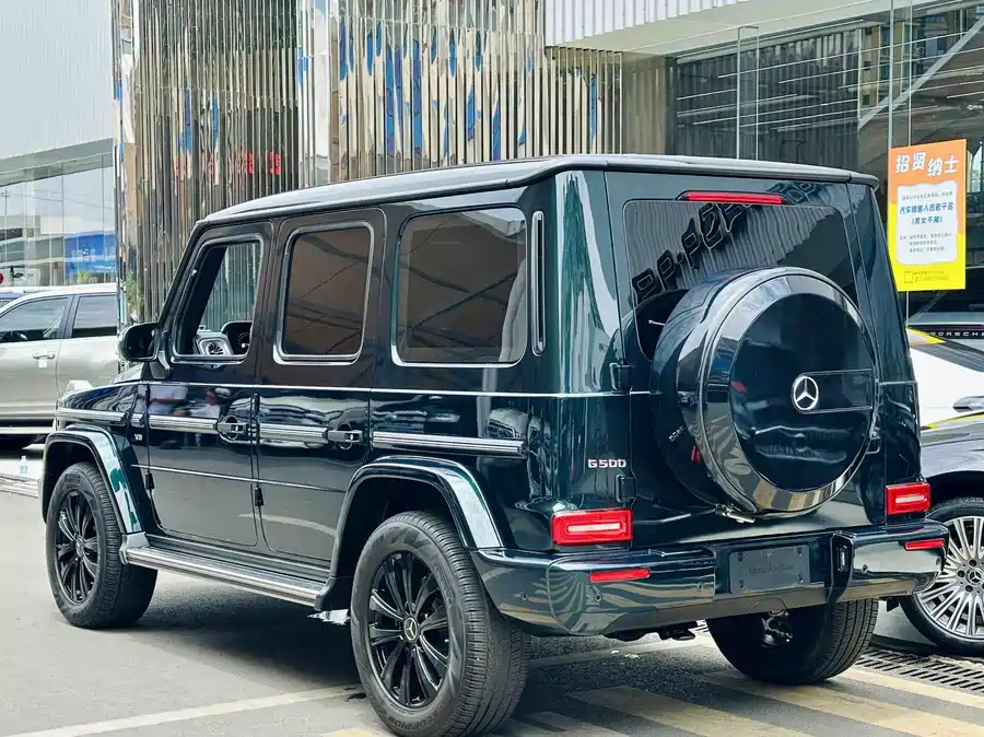 Mercedes Benz G-rated