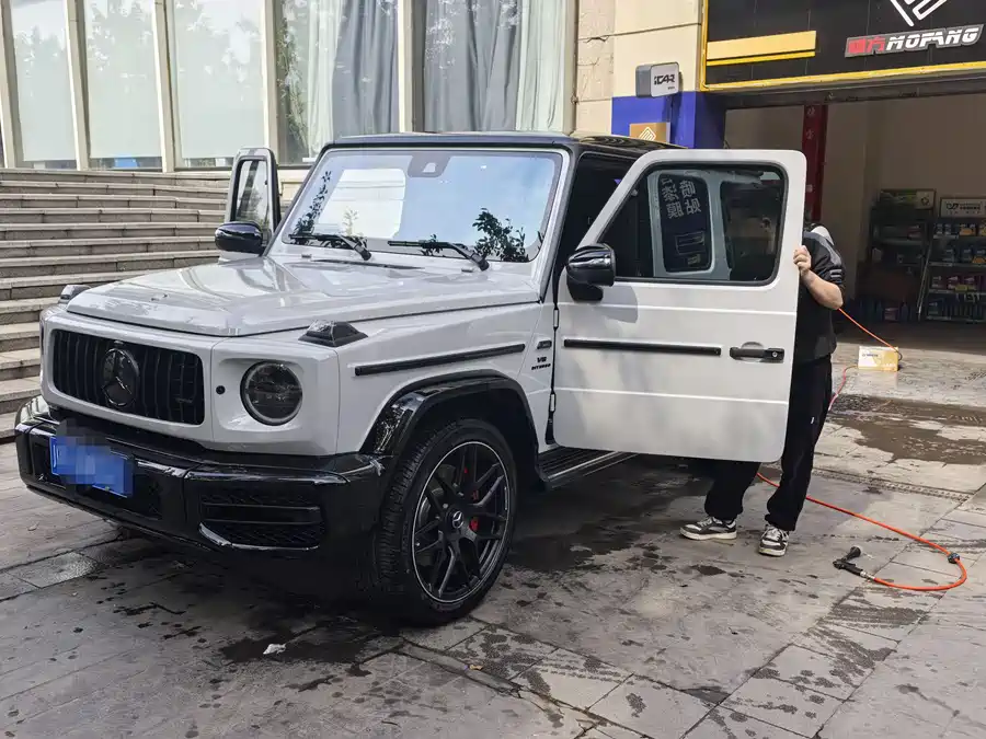 Mercedes Benz G-rated
