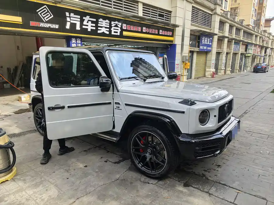 Mercedes Benz G-rated
