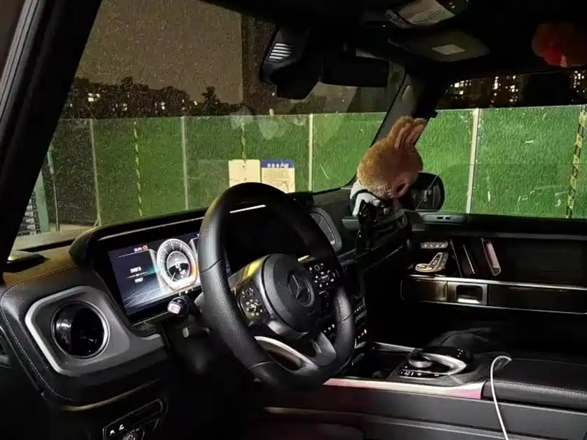 Mercedes Benz G-rated