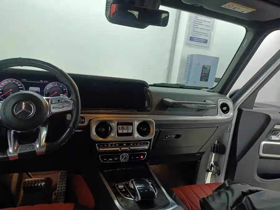 Mercedes Benz G-rated