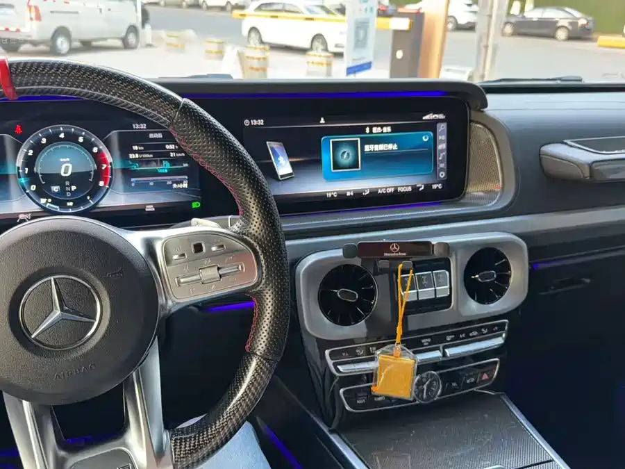 Mercedes Benz G-rated