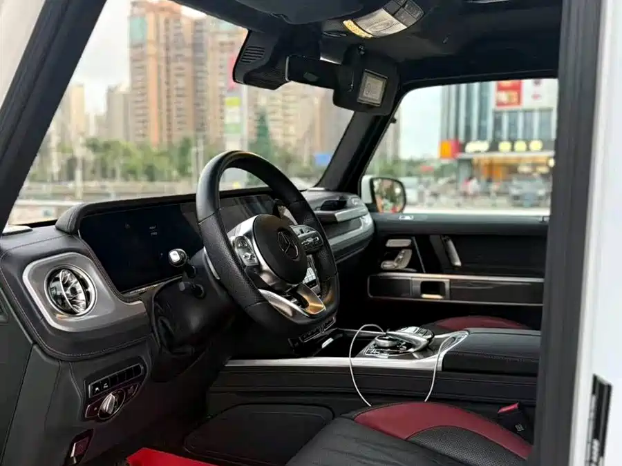 Mercedes Benz G-rated