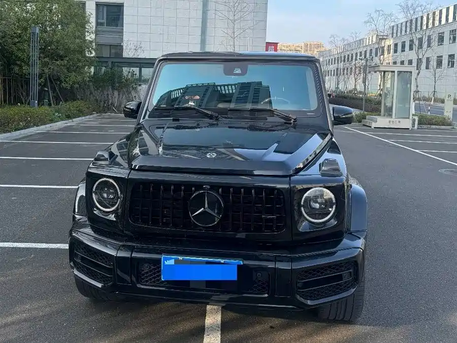 Mercedes Benz G-rated
