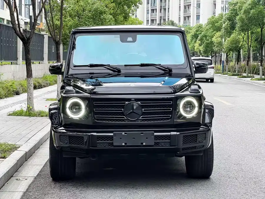 Mercedes Benz G-rated