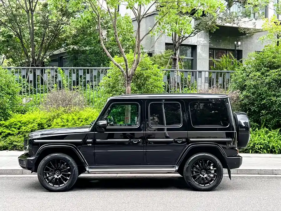 Mercedes Benz G-rated
