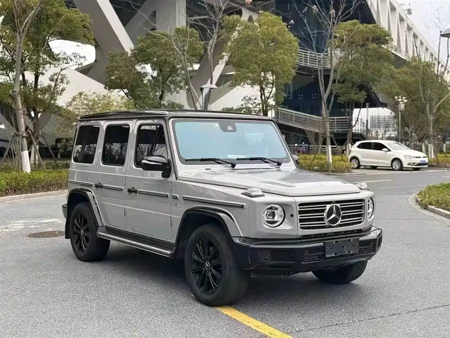 Mercedes Benz G-rated