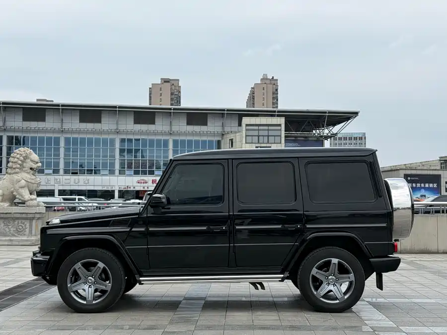 Mercedes Benz G-rated