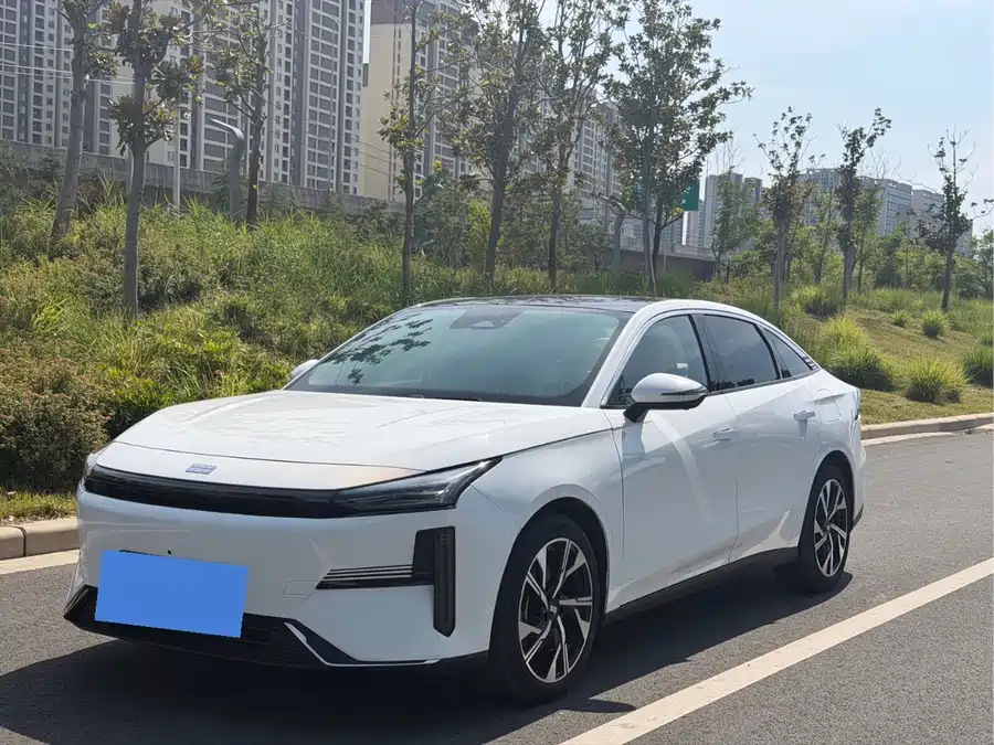 Geely Galaxy L6
