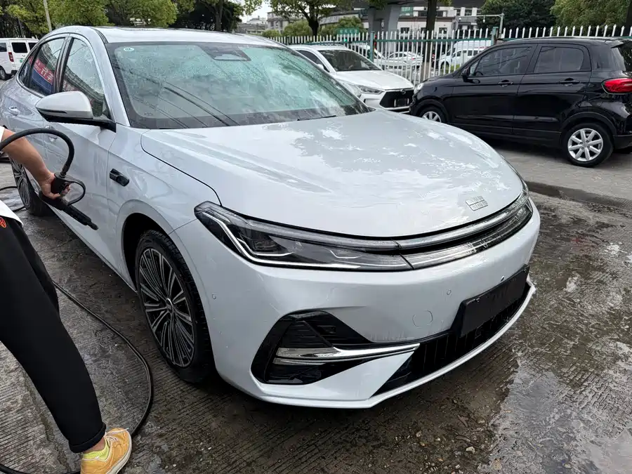 Geely Galaxy A7 EM