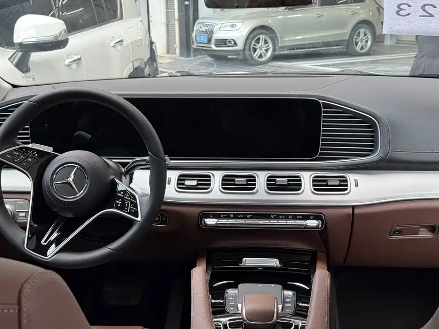 Mercedes Benz GLS