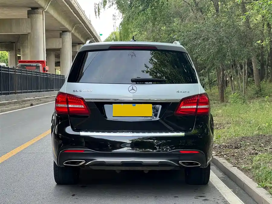 Mercedes Benz GLS