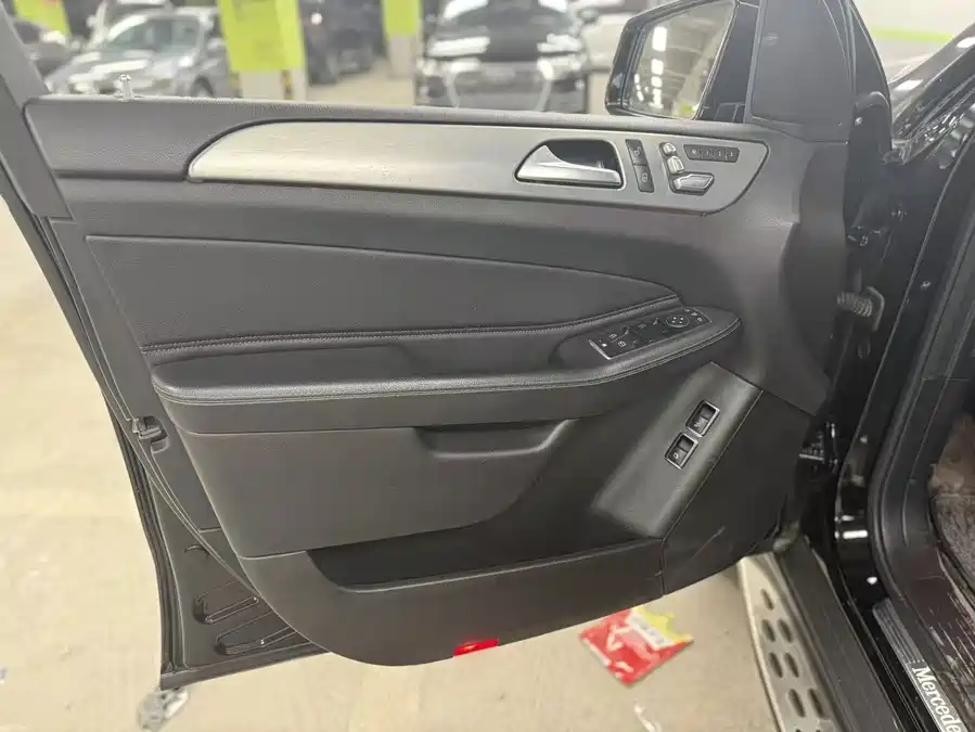 Mercedes Benz GLS