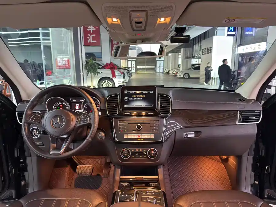 Mercedes Benz GLS