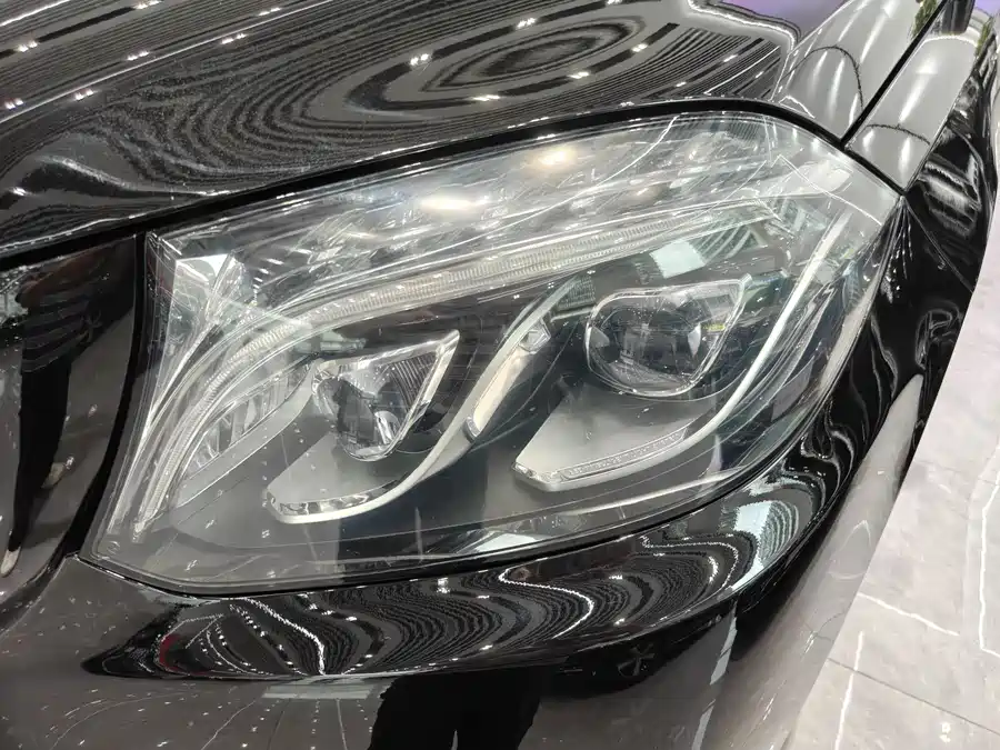 Mercedes Benz GLS