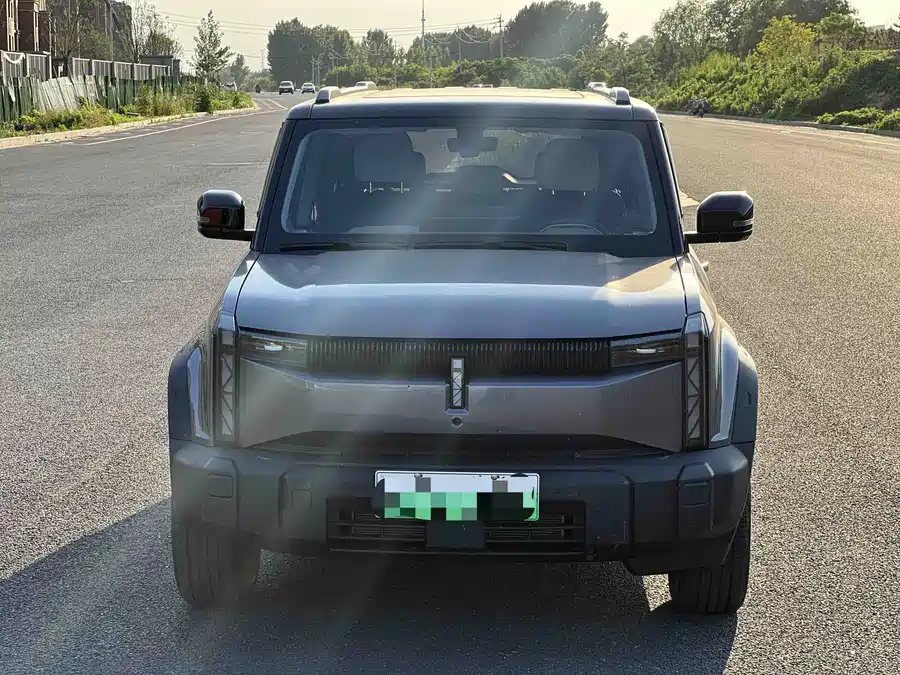 iCAR 03