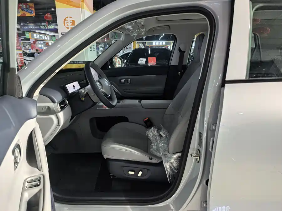 Leapmotor A10