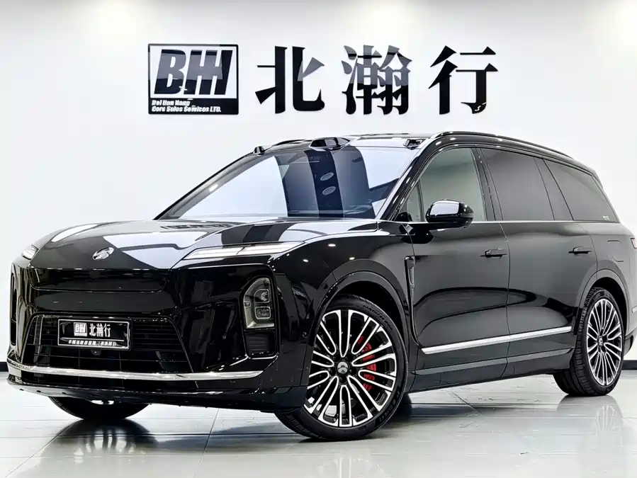 NIO ES8
