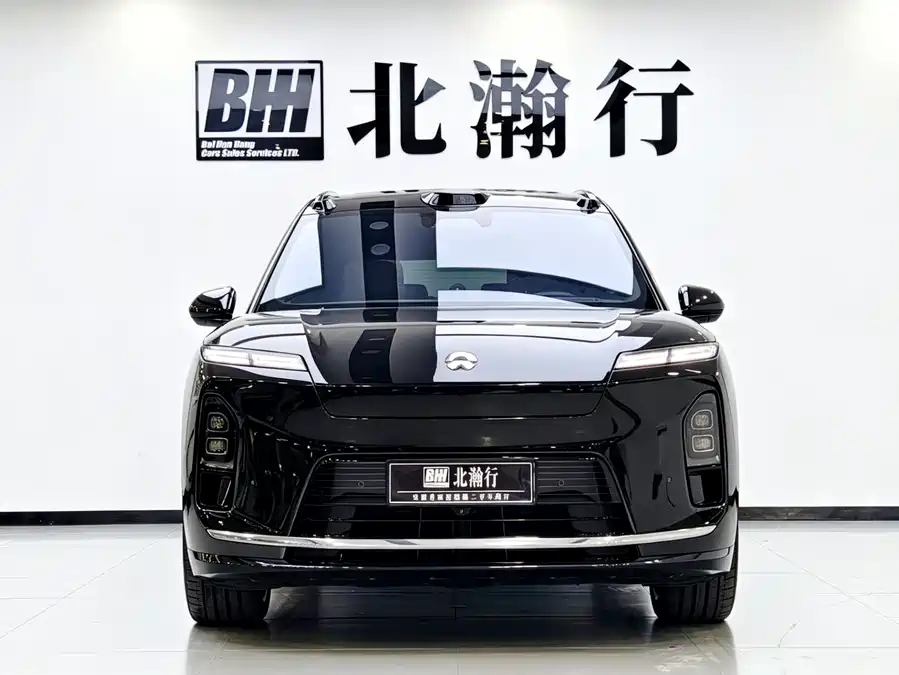 NIO ES8